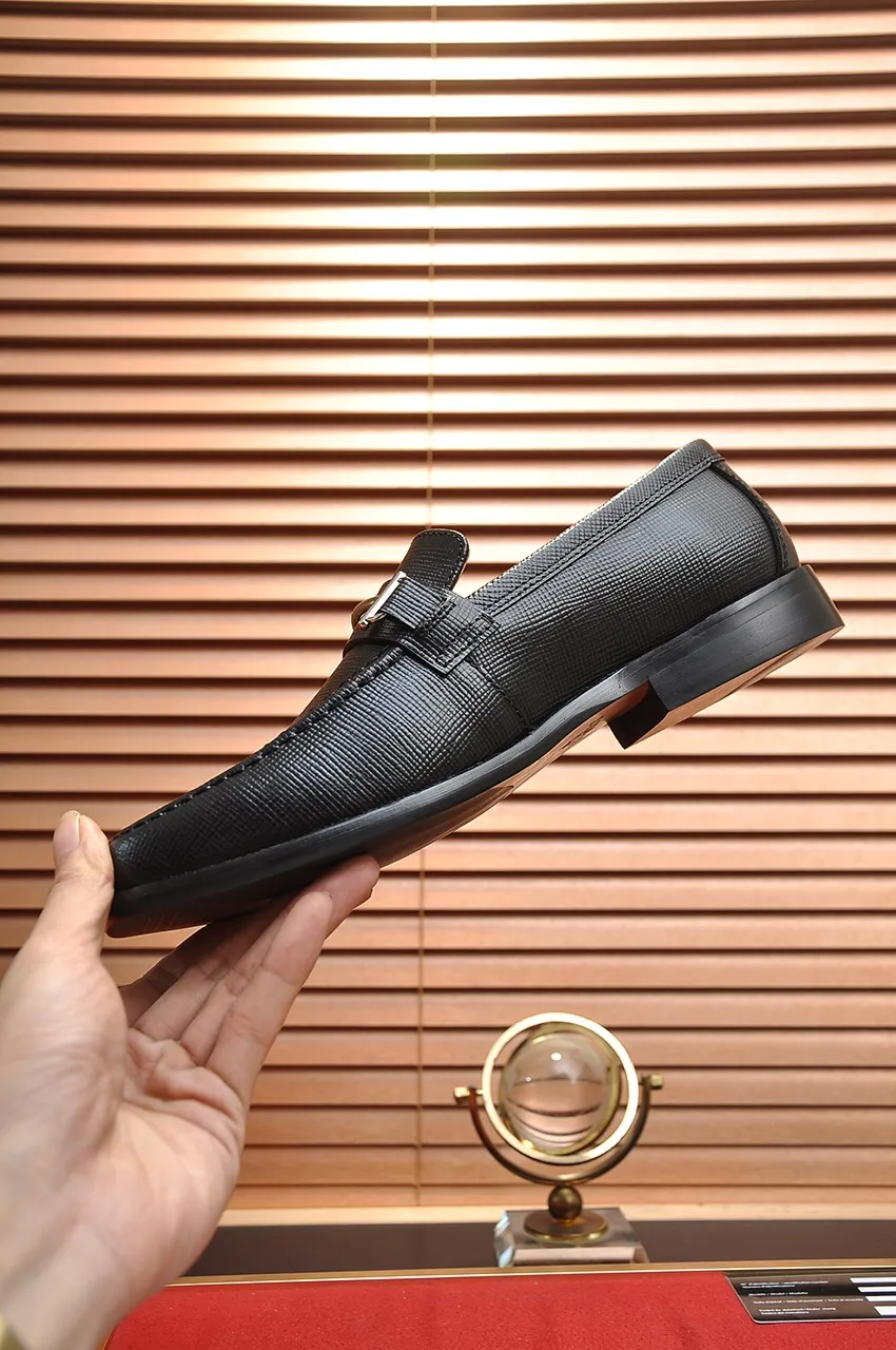 Men's shoes💰460💶[HERMES] (sheepskin lining)🍀Italian top luxury🍀He does not pursue novel styles and gorgeous colors, but attracts the favor of successful men with his flawless, elegant and classic style. Formal leather shoes This very comfortable, simple and stable style allows you to easily match any style! The pattern is absolutely 1:1 refined from the original case, and we strive for excellence in materials, imported cowhide + sheepskin lining💪💪💪extraordinary texture👍! .Black Brown Size: 38-45 (45 customized)